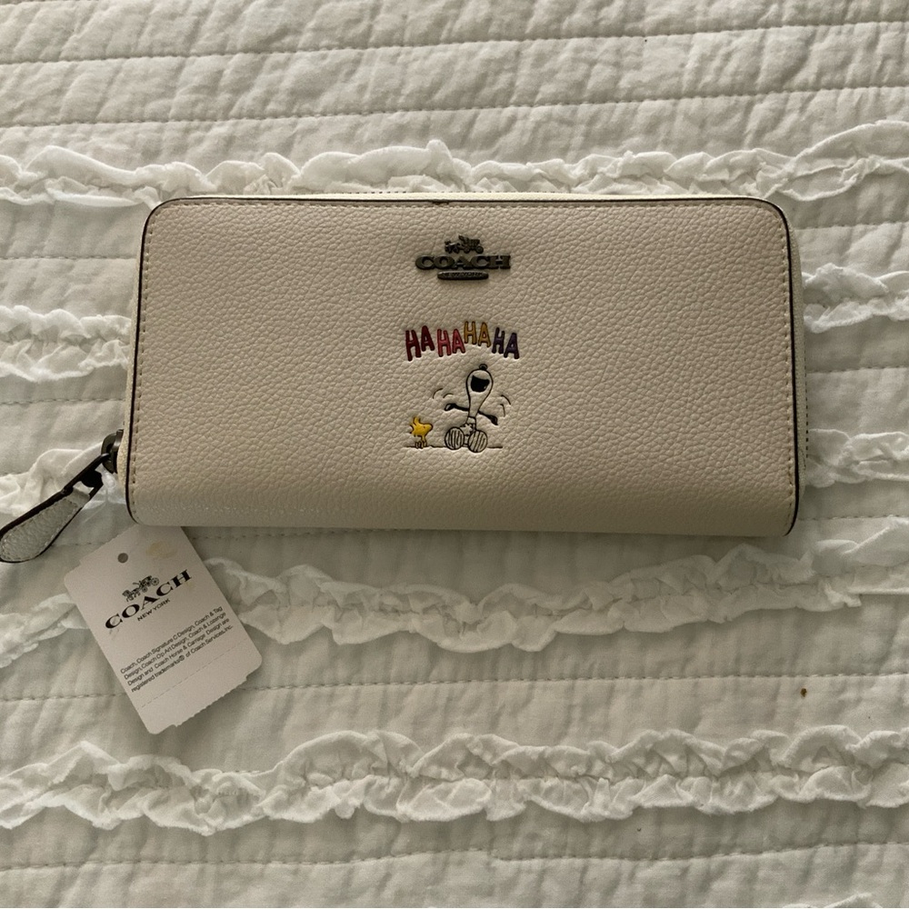 Coach snoopy accordion long wallet